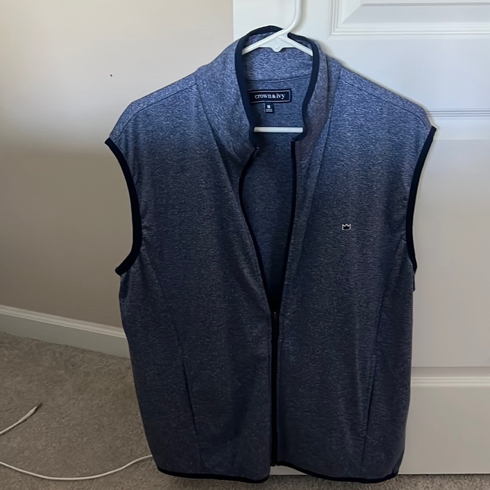 Crown and Ivy vest like new